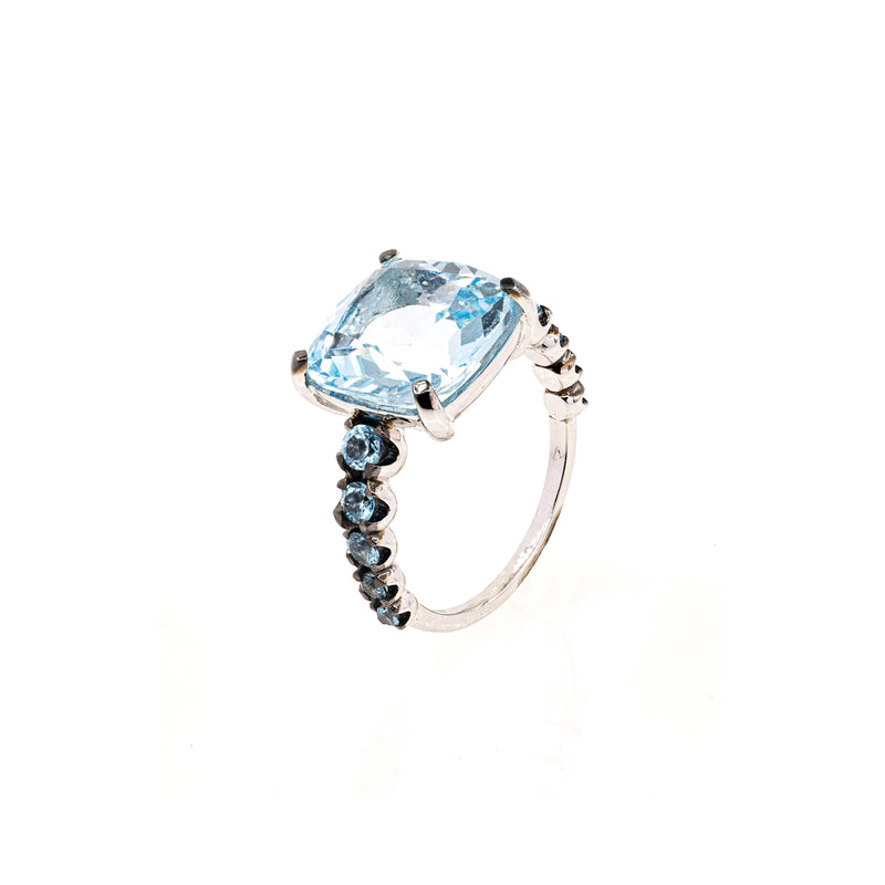 Diana ring 402 blue topaz